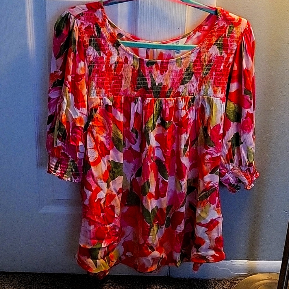 Flowery blouse size 1x